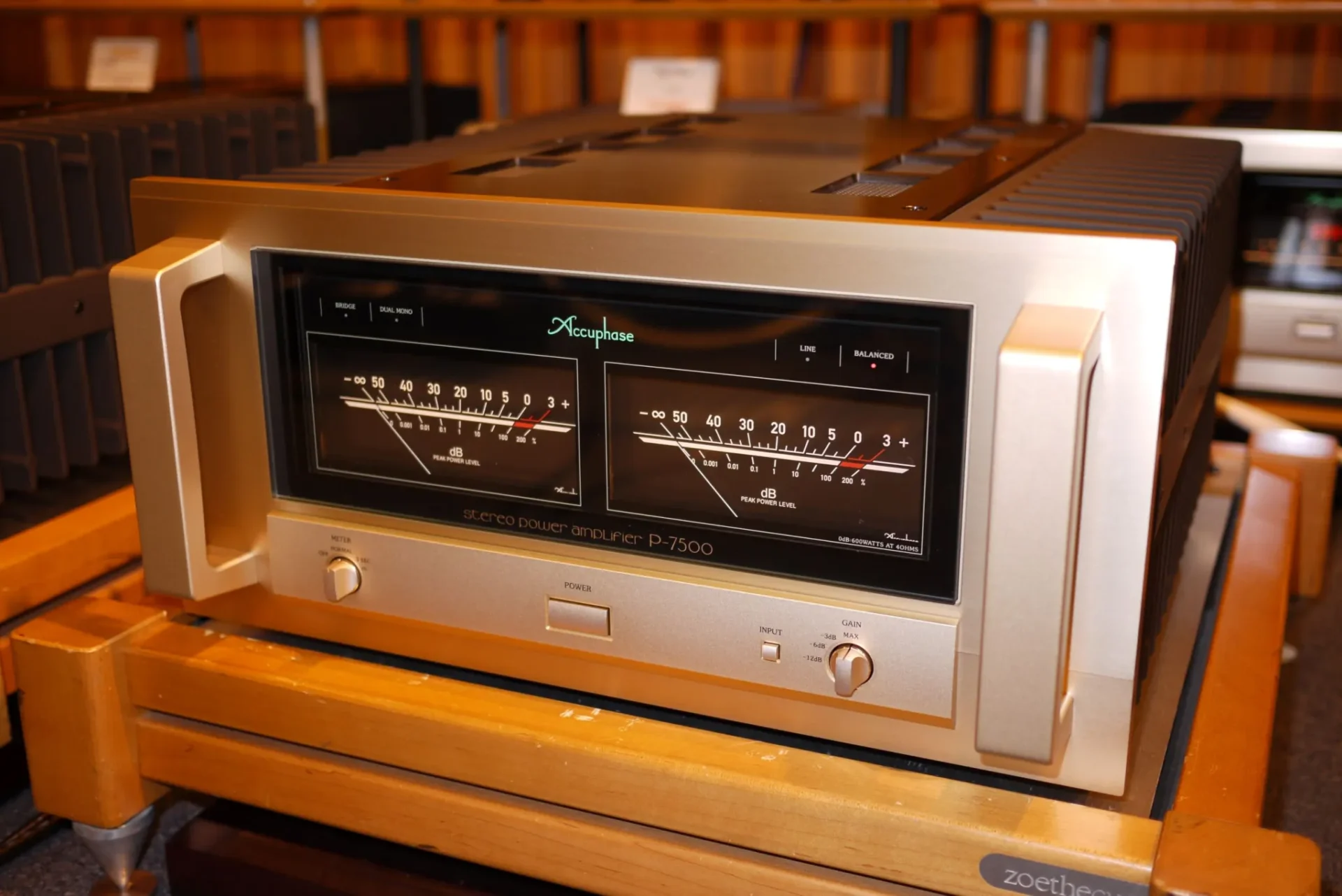 Accuphase P-7500 Amplifier